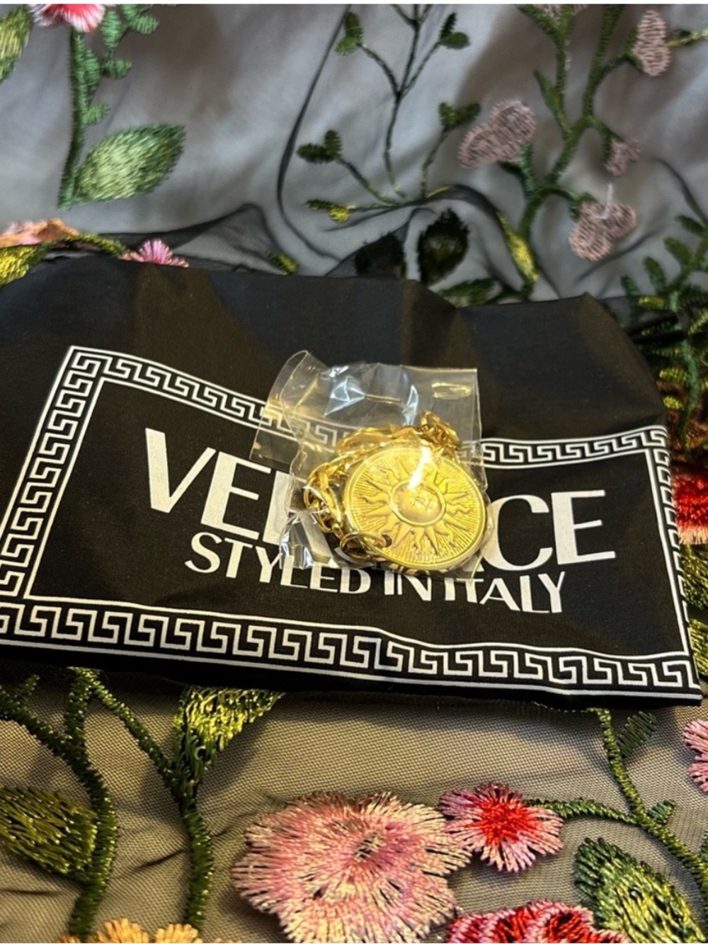 NWT! VERSACE Vanity Bag in Shiny Black Calfskin with Gold Hardware - Picture 7 of 11